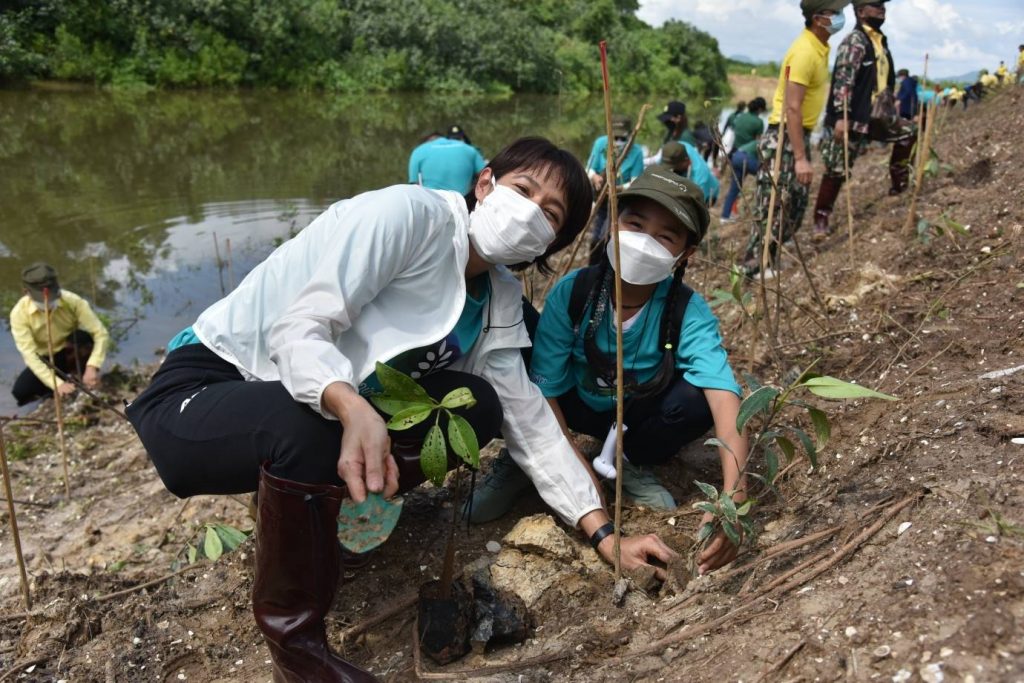 People of Chumphon ‘Go Green’ with EGAT by planting mangrove trees, a part of One-Million-Rai Reforestation Project and a drive towards carbon-free society